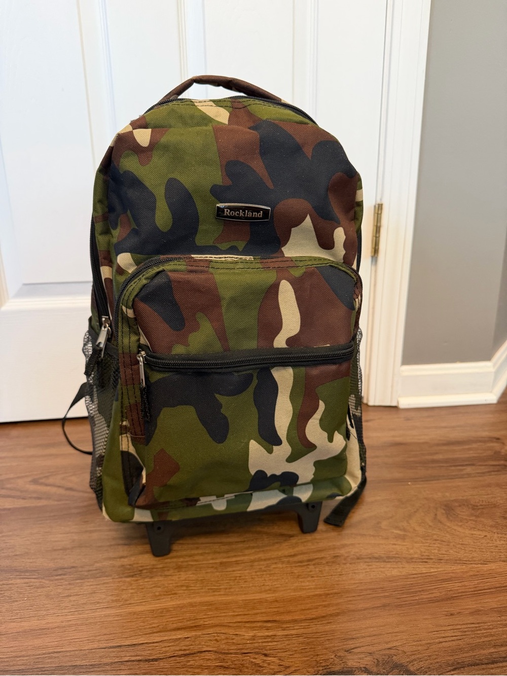 Men's Rockland Camo 17” Rolling Backpack in Green Camo